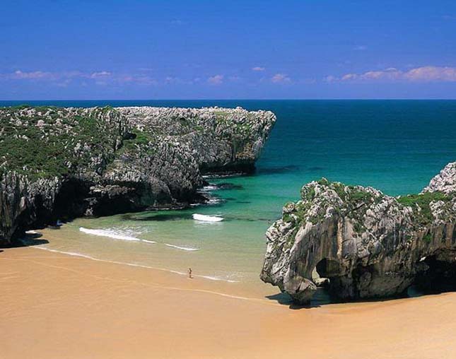 Cuevas del Mar Beach, Spanyolország