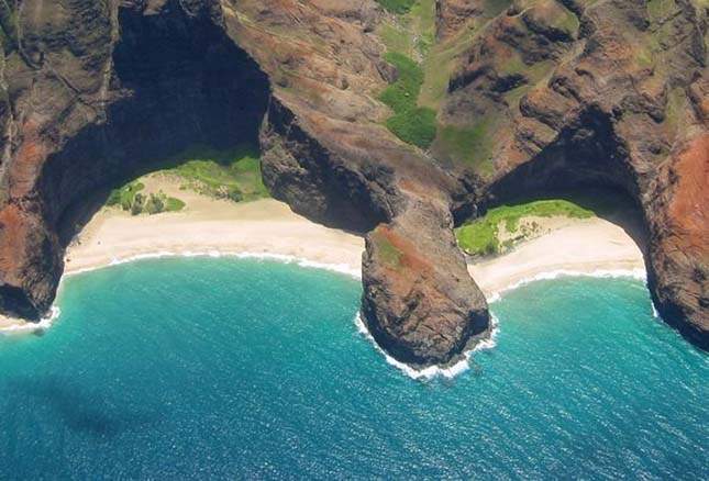 Honopu Beach, Hawaii, USA