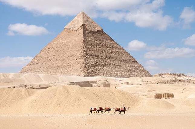 Khafre Piramis