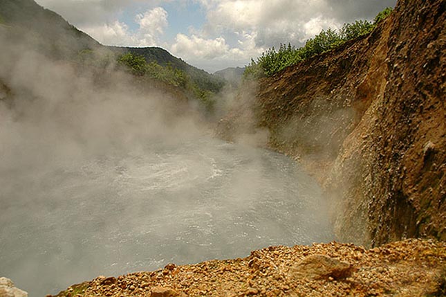 dominica-boiling-lake