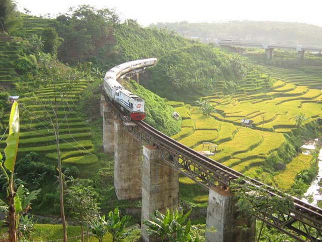 Gerda train Argo (Argo Gede Train Railroad), Indonézia