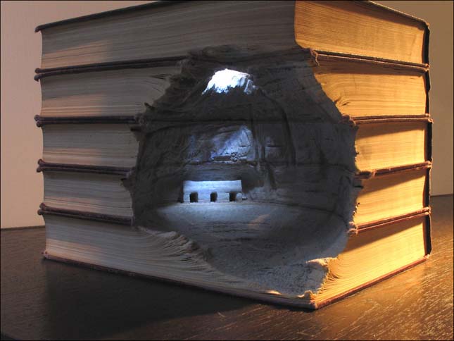 könyvszobor