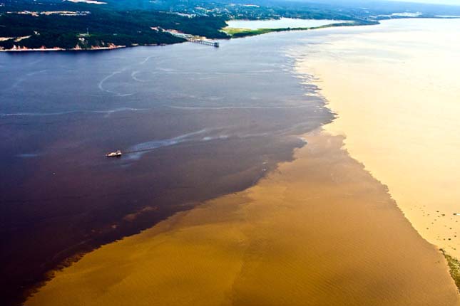 Rio Negro és az Amazonas folyó