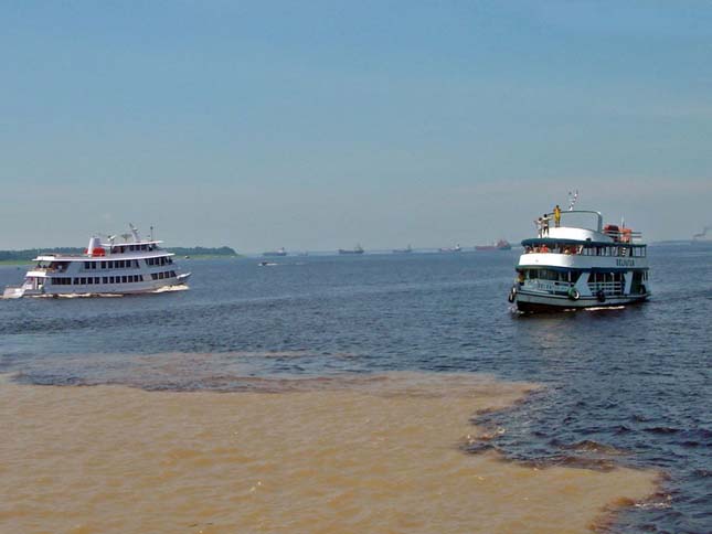 Rio Negro és az Amazonas folyó