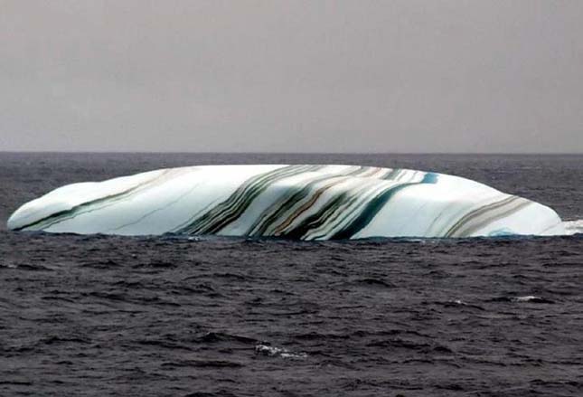 Csíkos jéghegyek, Antarktisz partjainál