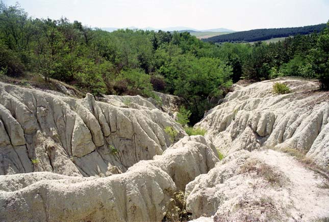 Kazár riolittufa