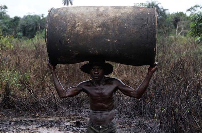 Nyersolaj lopás nigériában