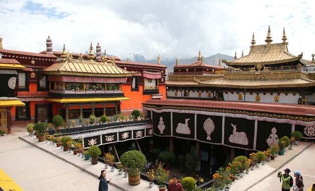 Jokhang 