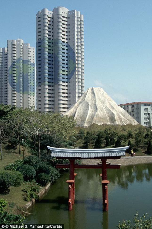 A Japán Torii szentély a Fuji hegy lábánál