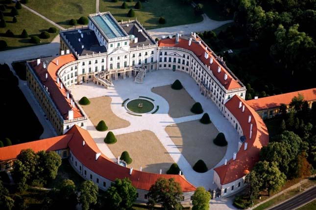 Esterházy-kastély, Fertőd