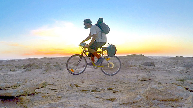 biciklizes-a-sivatagban
