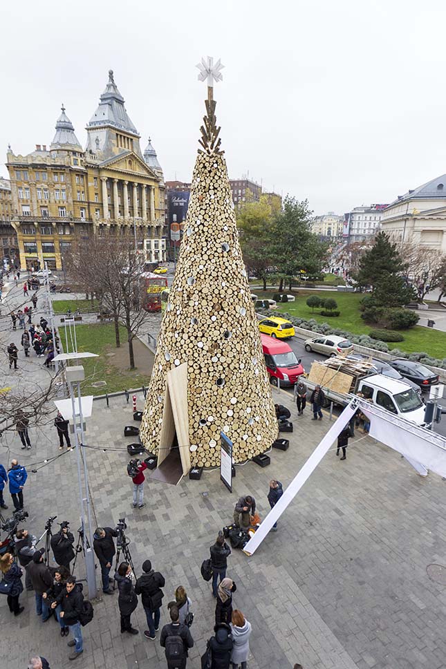 A Hello Wood különleges karácsonyfája Budapesten