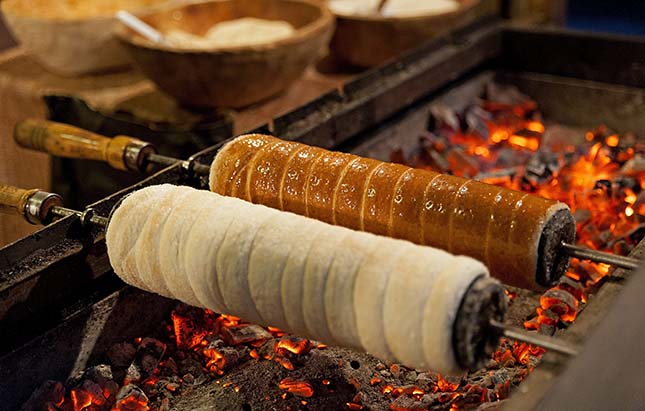 Hungarikum lett a kürtőskalács